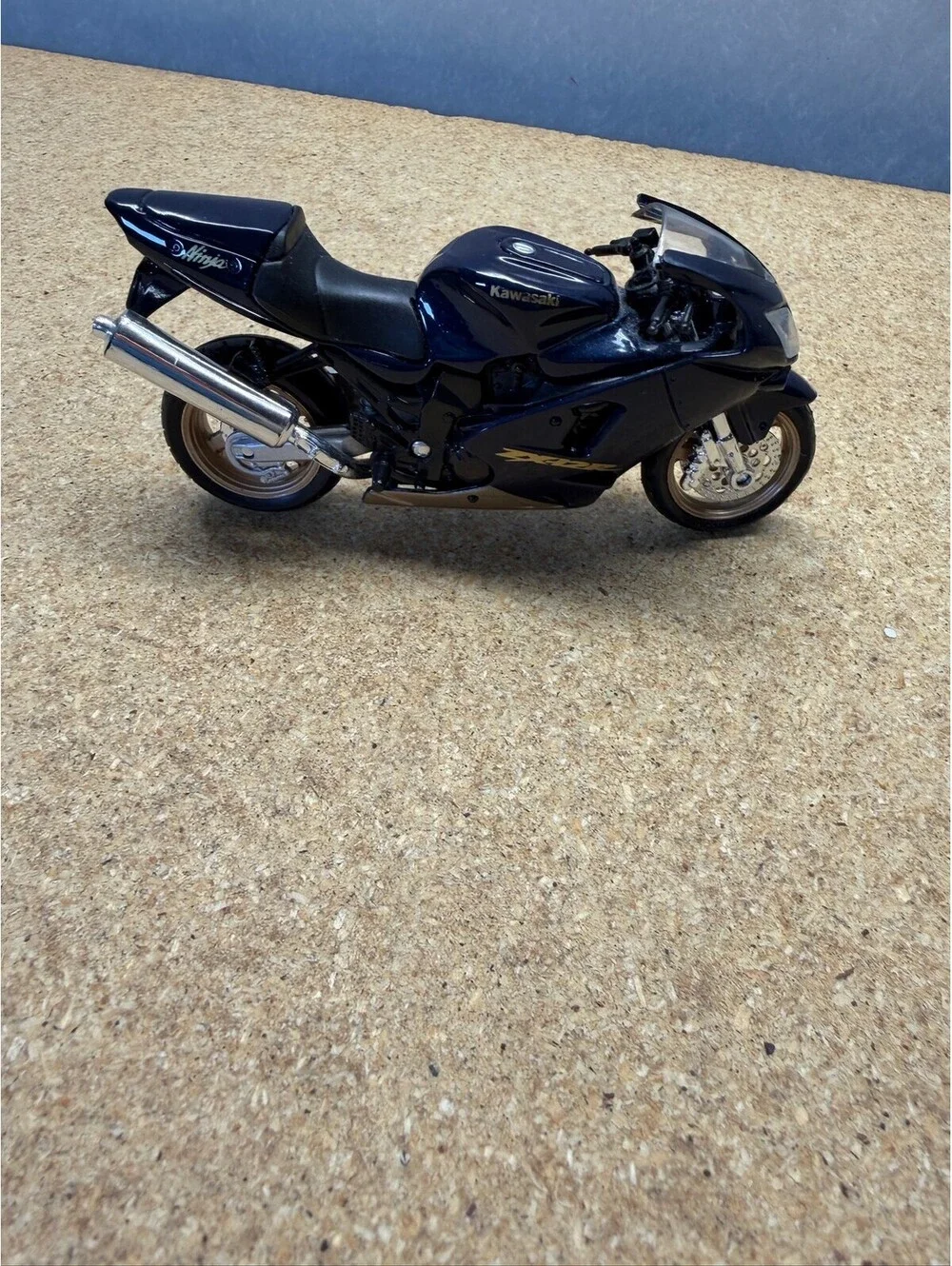 Maisto Kawasaki Ninja ZX-12R Diecast Motorcycle Model E-5